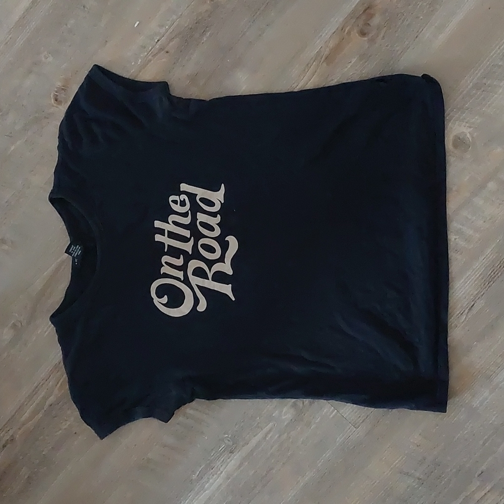 Forever‎ 21 tee
